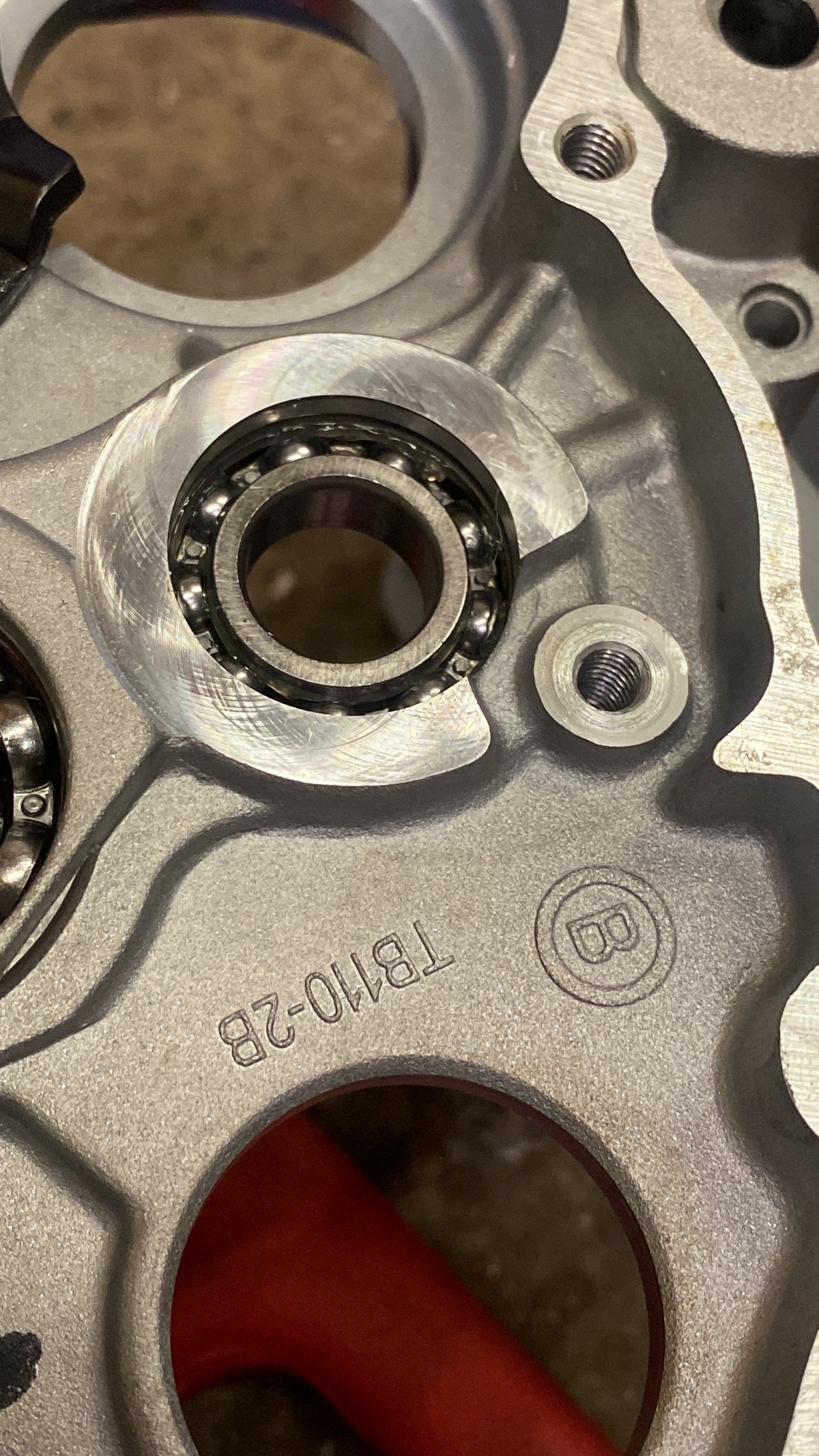 Motor / Getriebegehäuse rechts ausfräsen