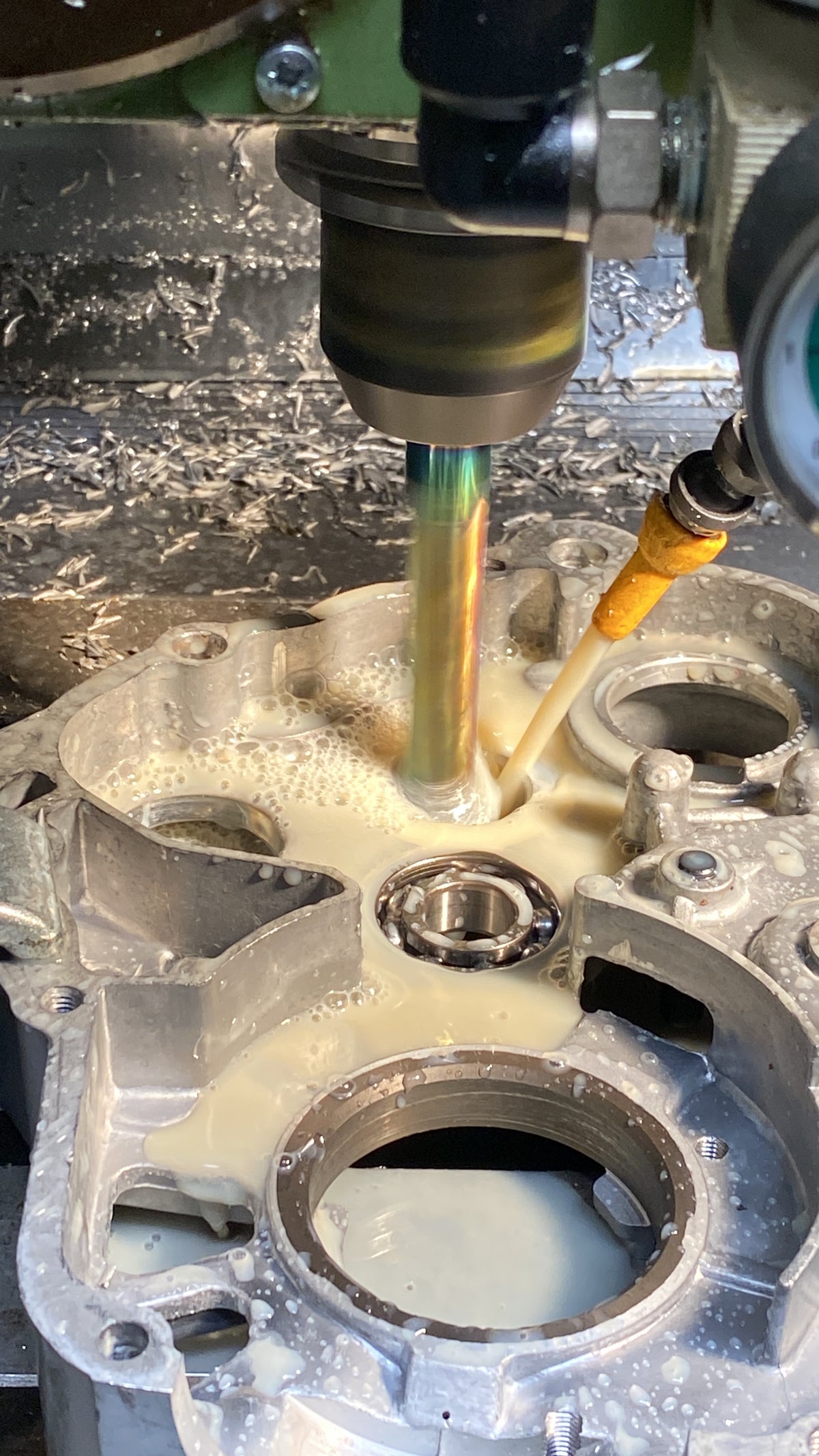 Motor / Getriebegehäuse rechts ausfräsen