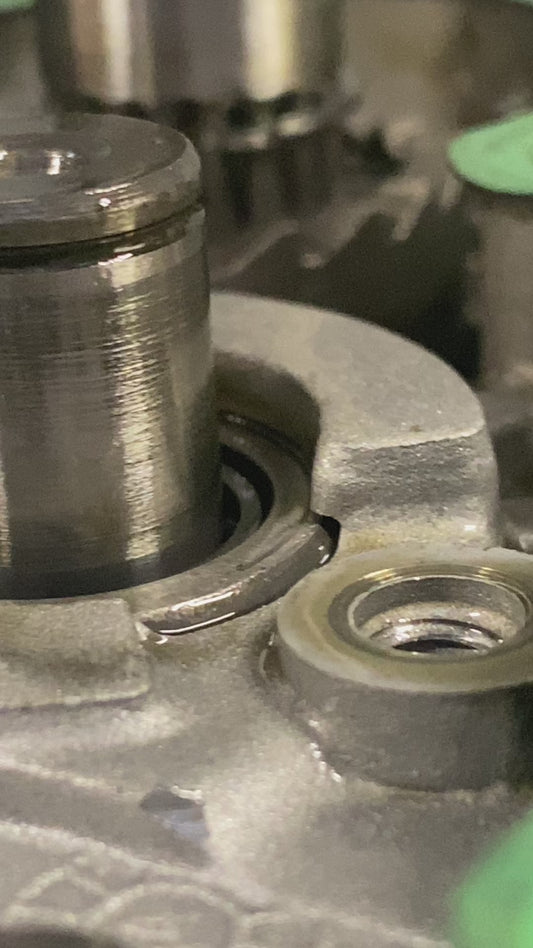 Motor / Getriebegehäuse rechts ausfräsen